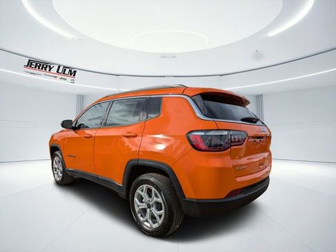 New 2026 Jeep Compass Latitude image 5