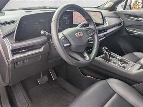 Used 2024 Cadillac XT4 Sport image 10