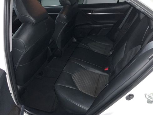 Used 2022 Toyota Camry SE image 9