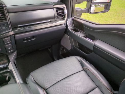 Used 2024 Ford F250 Lariat w/ Lariat Ultimate Package AWD/4WD image 15
