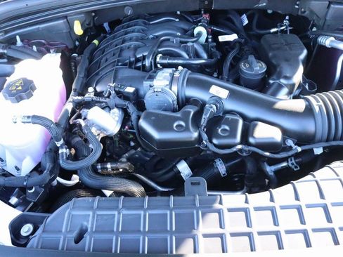 New 2025 Jeep Grand Cherokee Limited w/ Luxury Tech Group II image 21