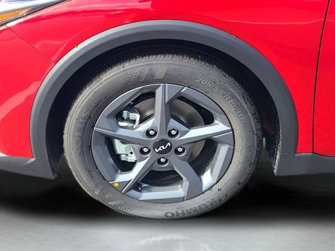 New 2025 Kia K4 FWD image 11