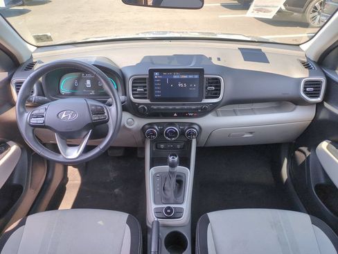 Used 2025 Hyundai Venue SEL FWD image 26