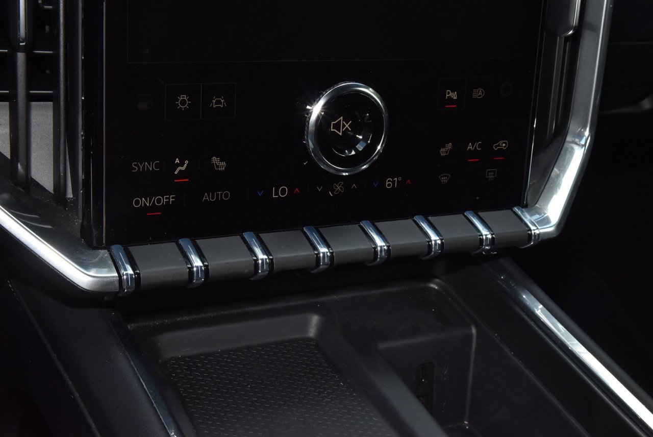 Used 2026 GMC Acadia Elevation w/ Elevation Premium Package FWD image 30