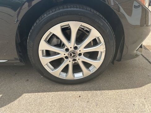 Used 2019 Mercedes-Benz E 300 4MATIC image 24