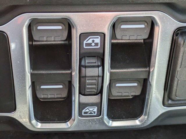Used 2025 Jeep Wrangler Unlimited Sport AWD/4WD image 21