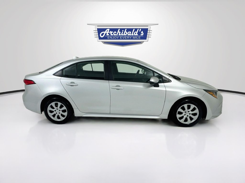 Used 2025 Toyota Corolla LE FWD image 9