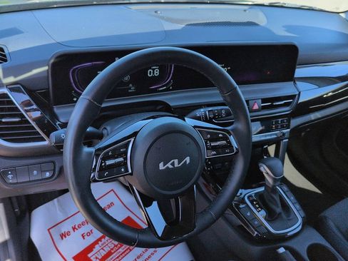 Used 2025 Kia Seltos S AWD/4WD image 9