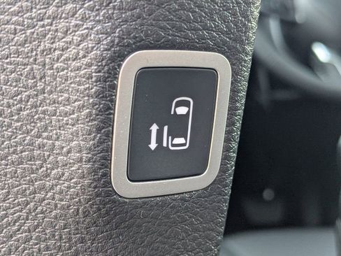 New 2026 Chrysler Voyager LX image 20