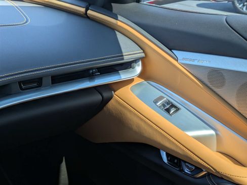 Used 2021 Chevrolet Corvette Stingray Preferred Cpe w/ Chrome Exterior Badge Package RWD image 8