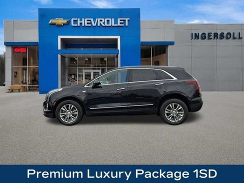 Used 2022 Cadillac XT5 Premium Luxury AWD/4WD image 2