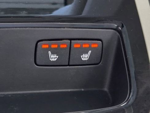 Used 2022 Volvo S60 T8 Inscription image 16