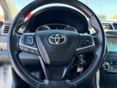 Used 2016 Toyota Camry SE FWD image 12