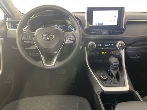 Used 2025 Toyota RAV4 XLE w/ Convenience Package image 7