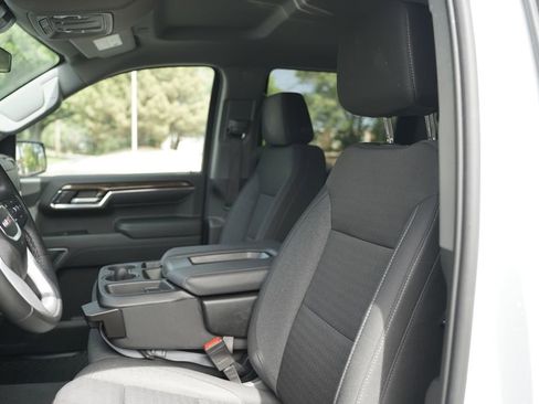 Used 2024 GMC Sierra 1500 Elevation w/ X31 Off-Road Package AWD/4WD image 9