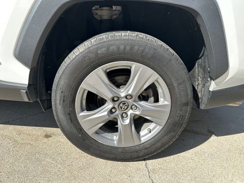 Used 2022 Toyota RAV4 LE AWD/4WD image 36