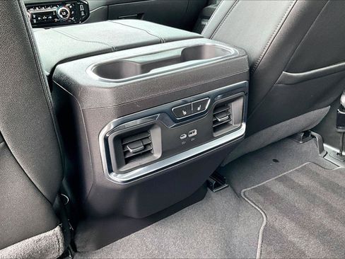 Used 2024 GMC Sierra 1500 SLT w/ SLT Convenience Package AWD/4WD image 33