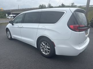 Used 2024 Chrysler Pacifica Touring-L FWD video 5