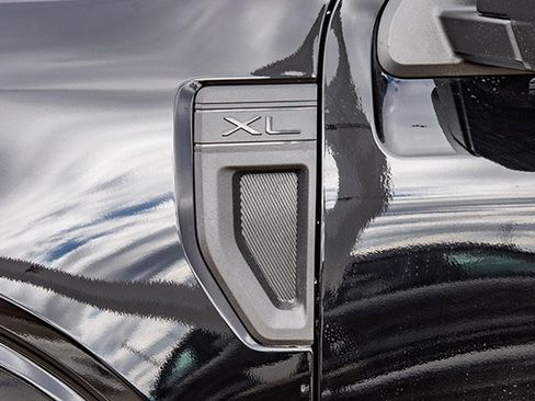 New 2026 Ford Maverick XL image 17