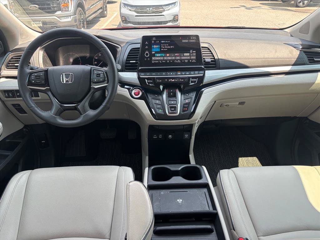 Used 2025 Honda Odyssey Touring image 4