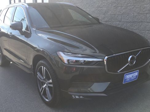 Used 2021 Volvo XC60 T5 Momentum w/ Advanced Package AWD/4WD image 1