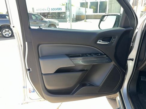 Used 2018 Chevrolet Colorado Z71 AWD/4WD image 11