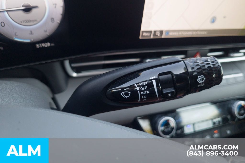 Certified 2025 Hyundai Elantra SEL FWD image 33