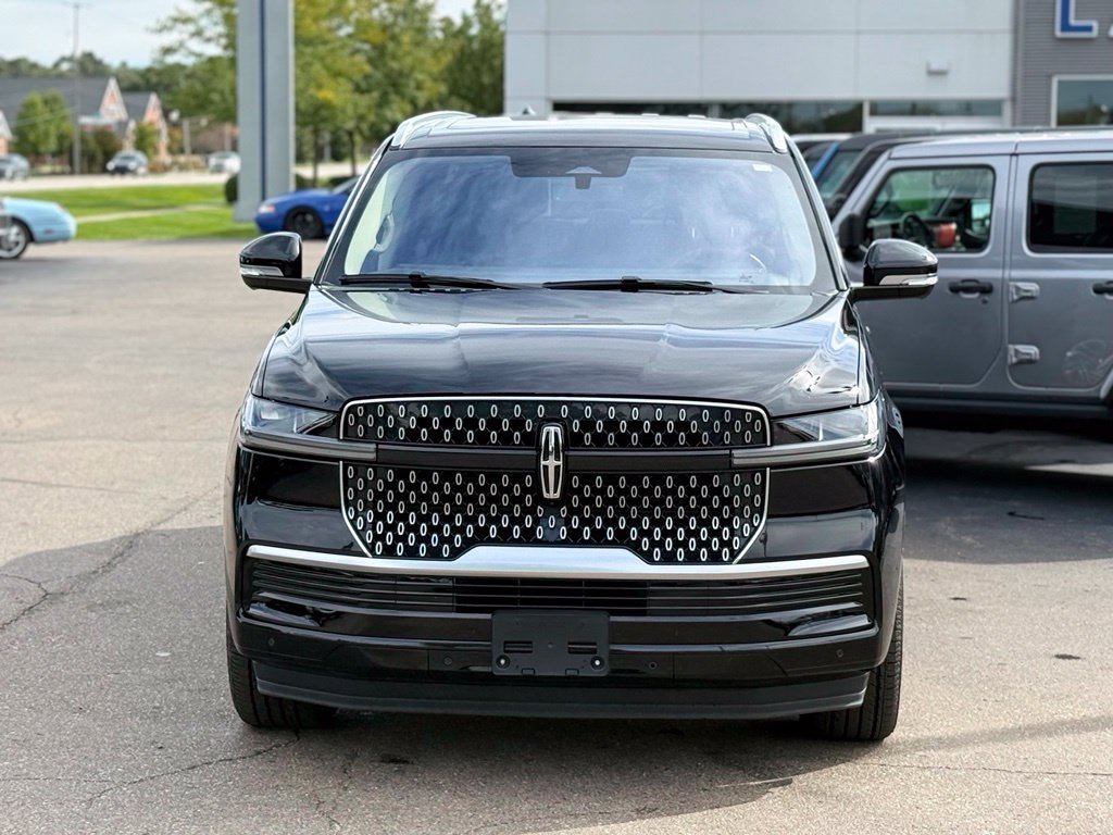 Used 2025 Lincoln Navigator L Reserve AWD/4WD image 41