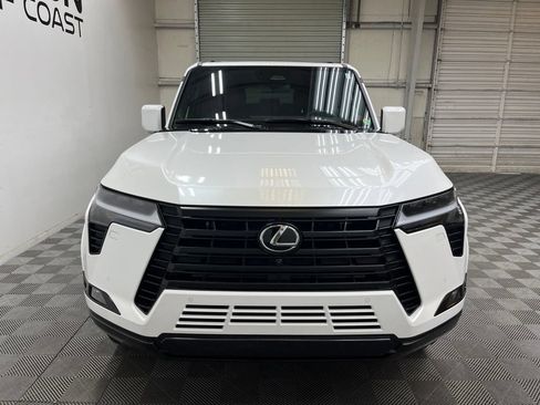 Used 2025 Lexus GX 550 w/ Cold Area Package AWD/4WD image 9