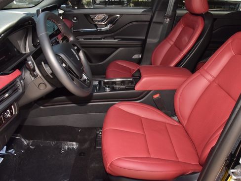 New 2025 Lincoln Corsair Reserve w/ Equipment Group 202A image 13