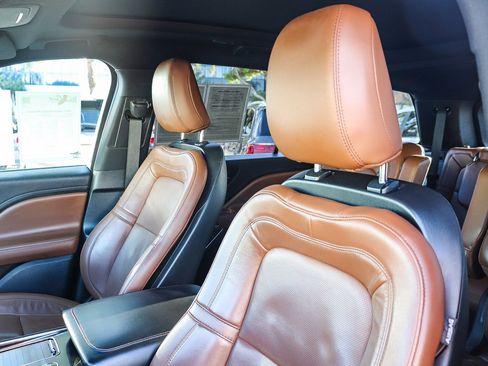 Used 2022 Lincoln Aviator Reserve w/ Elements Package Plus image 22