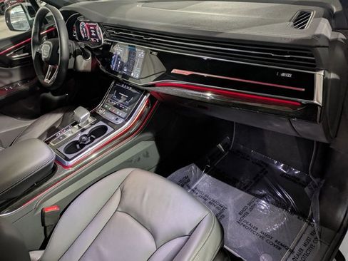 Certified 2025 Audi Q7 3.0T Premium Plus image 21