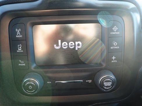 Used 2020 Jeep Renegade Sport w/ Sport Appearance Group image 28