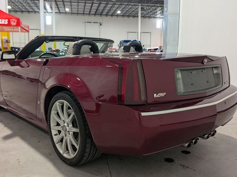 Used 2006 Cadillac XLR V RWD image 9