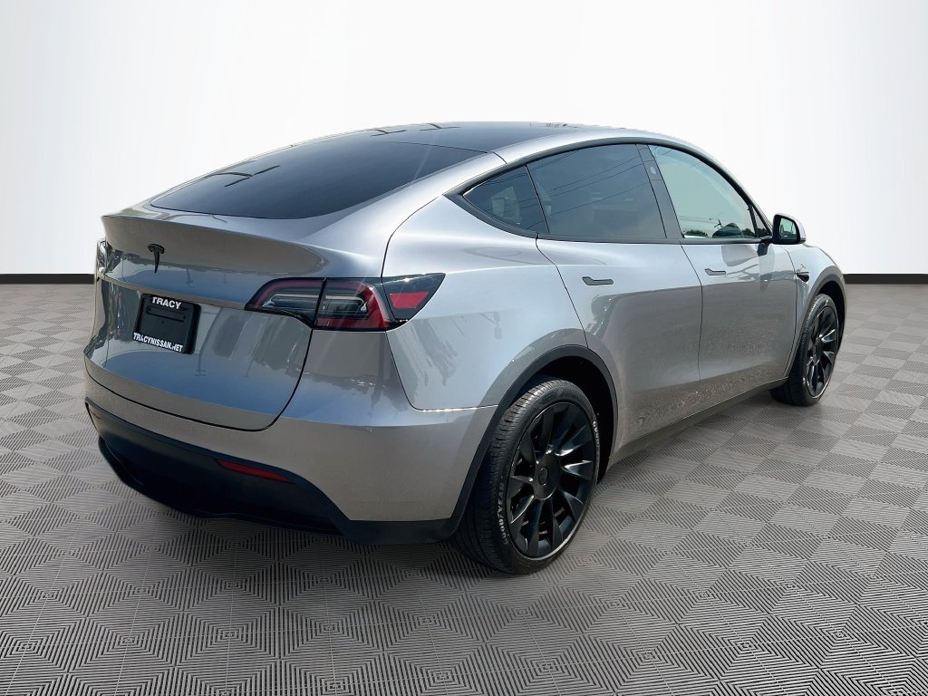 Used 2025 Tesla Model Y Long Range RWD image 7