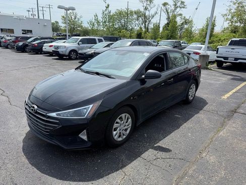 Used 2019 Hyundai Elantra SE w/ Cargo Package FWD image 1