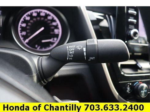 Used 2024 Toyota Camry SE image 11