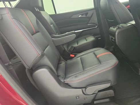 Used 2026 Chevrolet Traverse RS w/ LPO, Floor Liner Package FWD image 38