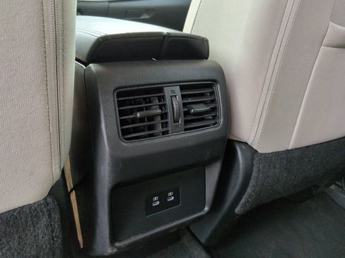 Used 2025 Nissan Rogue SV AWD/4WD image 16