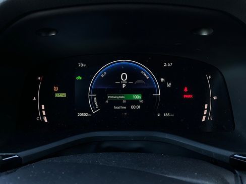 Used 2025 Toyota Camry SE image 37