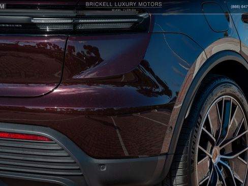 Used 2025 Porsche Macan 4 Electric image 49