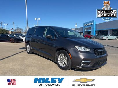 Used 2023 Chrysler Pacifica Touring-L