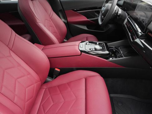 Certified 2024 BMW 530i w/ Premium Package image 13