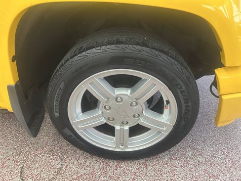 Used 2004 Chevrolet Colorado LS RWD image 18