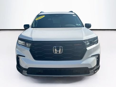 Certified 2025 Honda Pilot TrailSport image 2