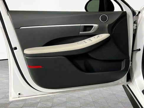 Used 2022 Hyundai Sonata SE w/ Cargo Package FWD image 19