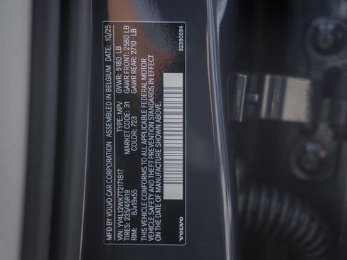 New 2026 Volvo V60 B5 Cross Country Plus w/ Protection Package Premier image 37