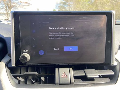 Used 2023 Toyota RAV4 XLE w/ Convenience Package image 24