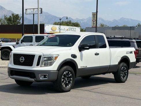 Used 2017 Nissan Titan PRO-4X AWD/4WD image 4