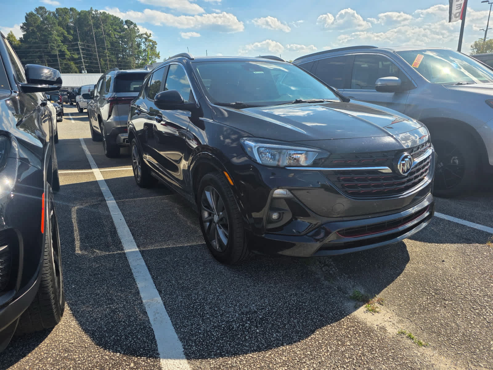 Used 2021 Buick Encore GX Select w/ Sport Touring Package FWD image 2